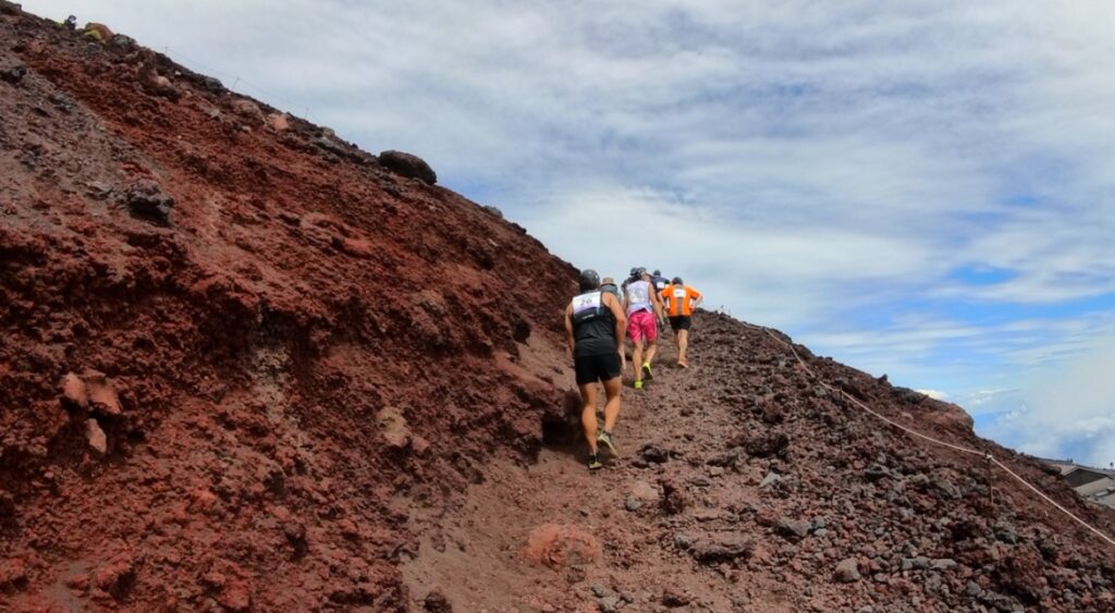 富士登山競走　山頂コース